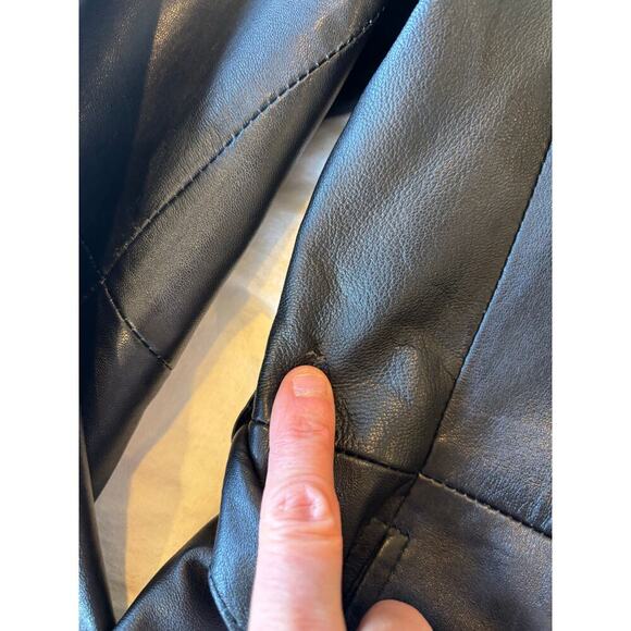 Vintage Women’s Black Genuine Leather Jacket with Buttons and Belt - Picture 5 of 10